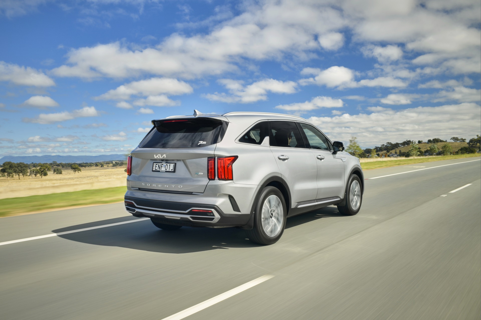Download 2022 Kia Sorento Hybrid GT-Line - AU version - Rear Three-Quarter HD Wallpaper 1920x1280 #3