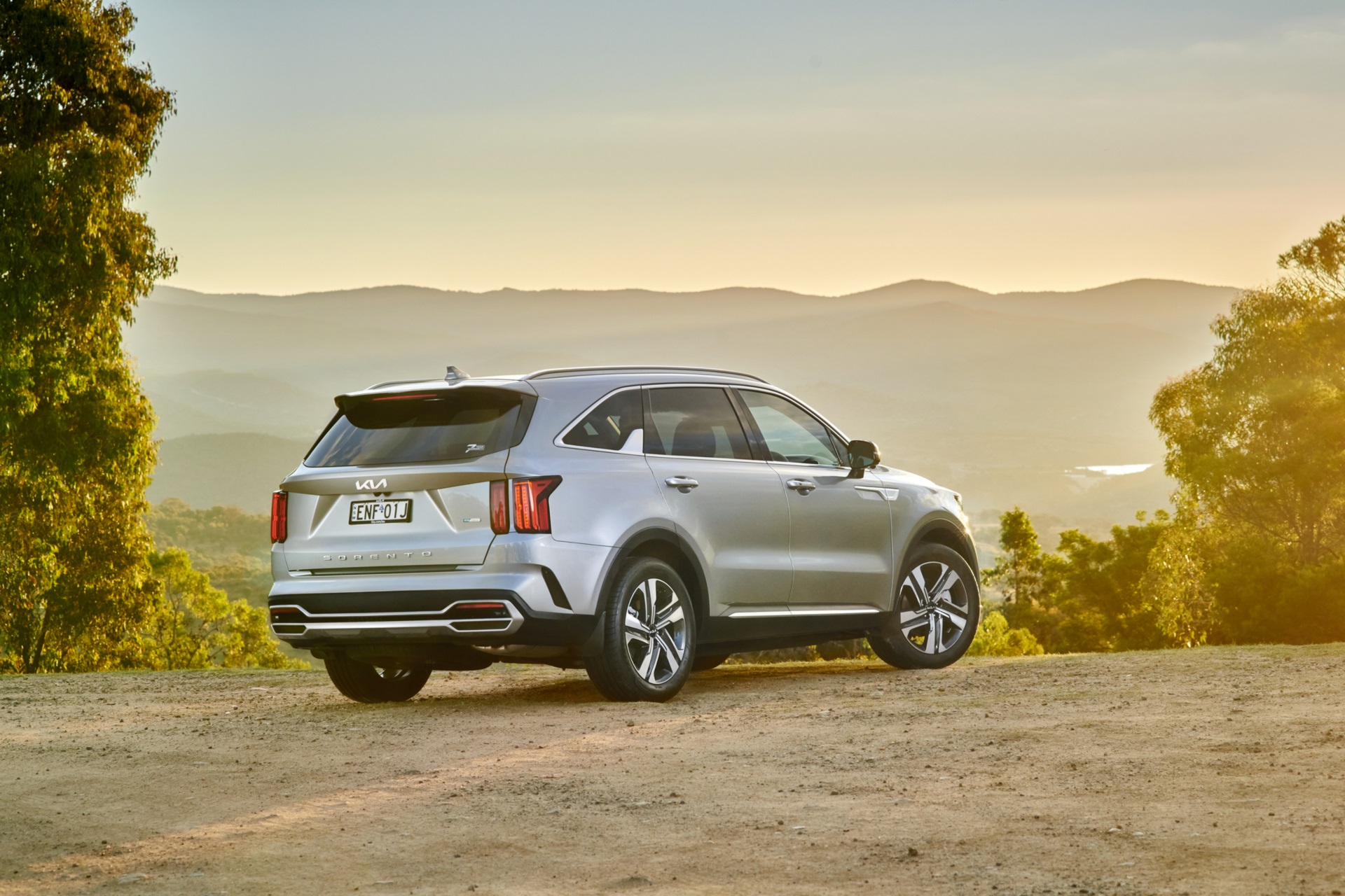 Download 2022 Kia Sorento Hybrid GT-Line - AU version - Rear Three-Quarter HD Wallpaper 1920x1280 #9