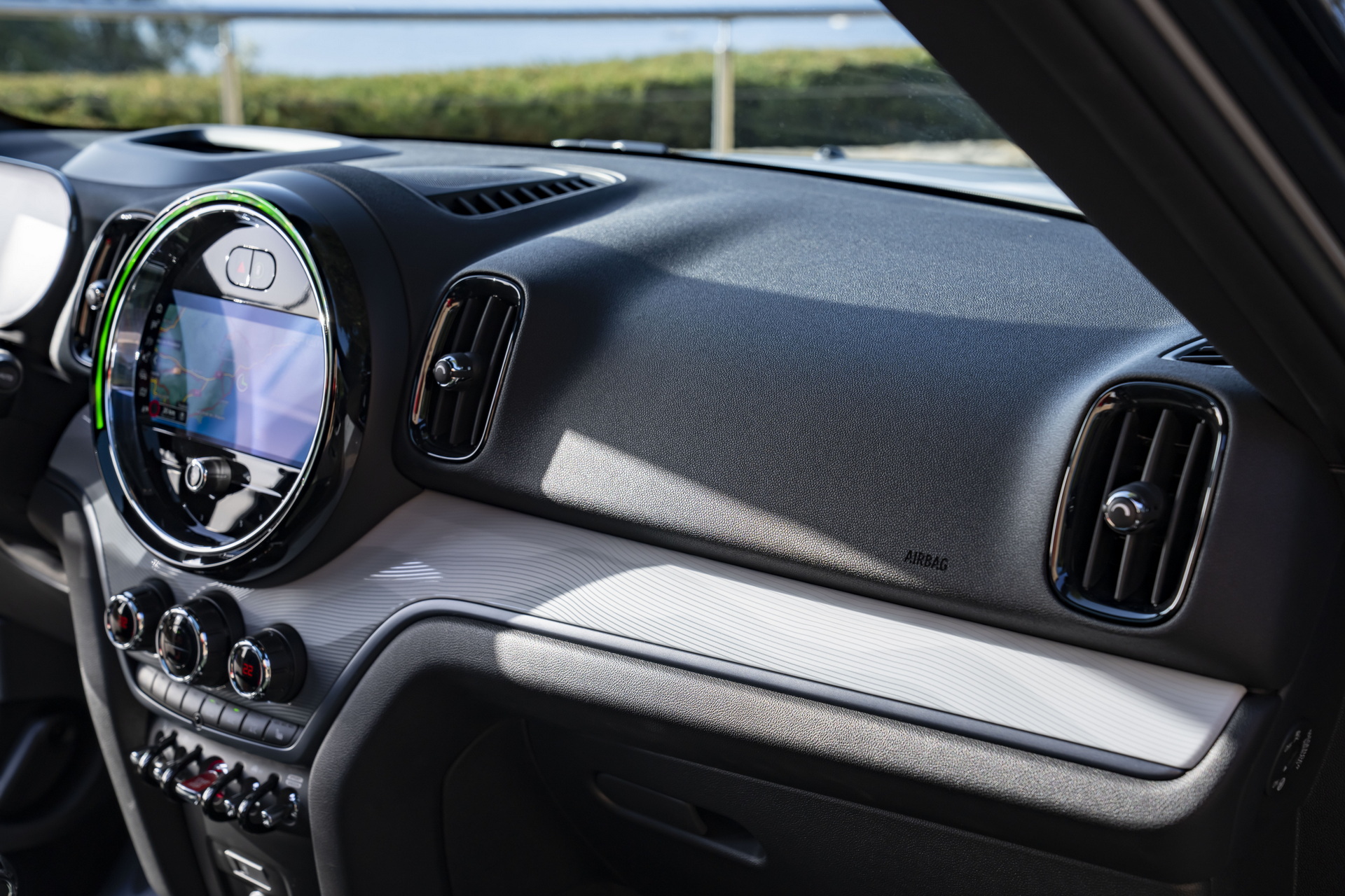 Download 2022 MINI Cooper S Countryman ALL4 Untamed Edition - Central Console HD Wallpaper 1920x1280 #115