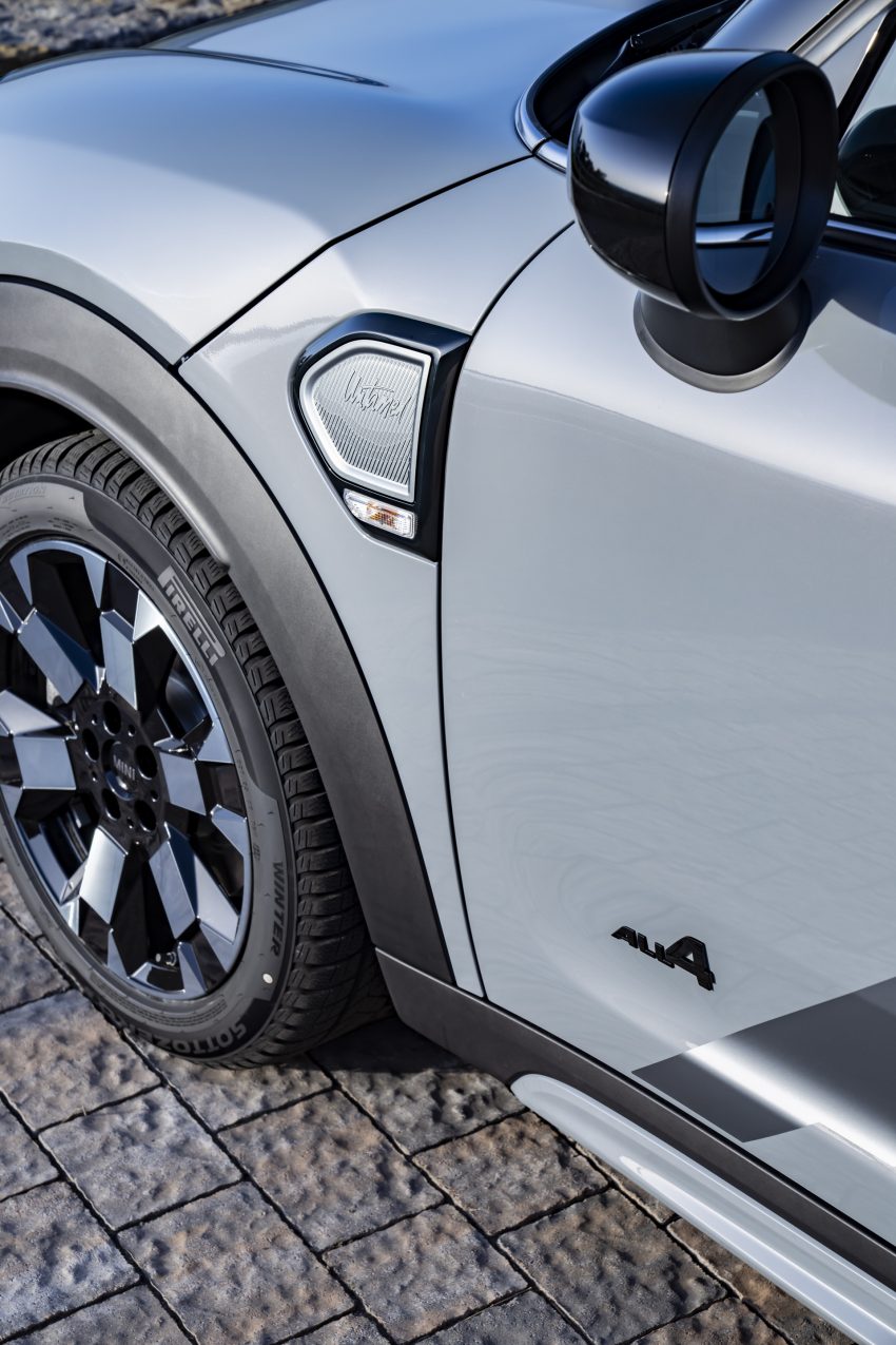 2022 MINI Cooper S Countryman ALL4 Untamed Edition - Detail Phone Wallpaper 850x1275 #94