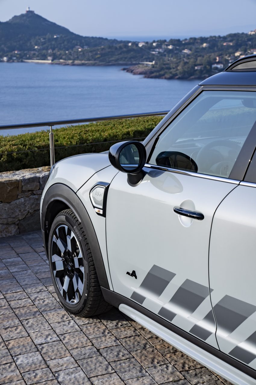 2022 MINI Cooper S Countryman ALL4 Untamed Edition - Detail Phone Wallpaper 850x1275 #95