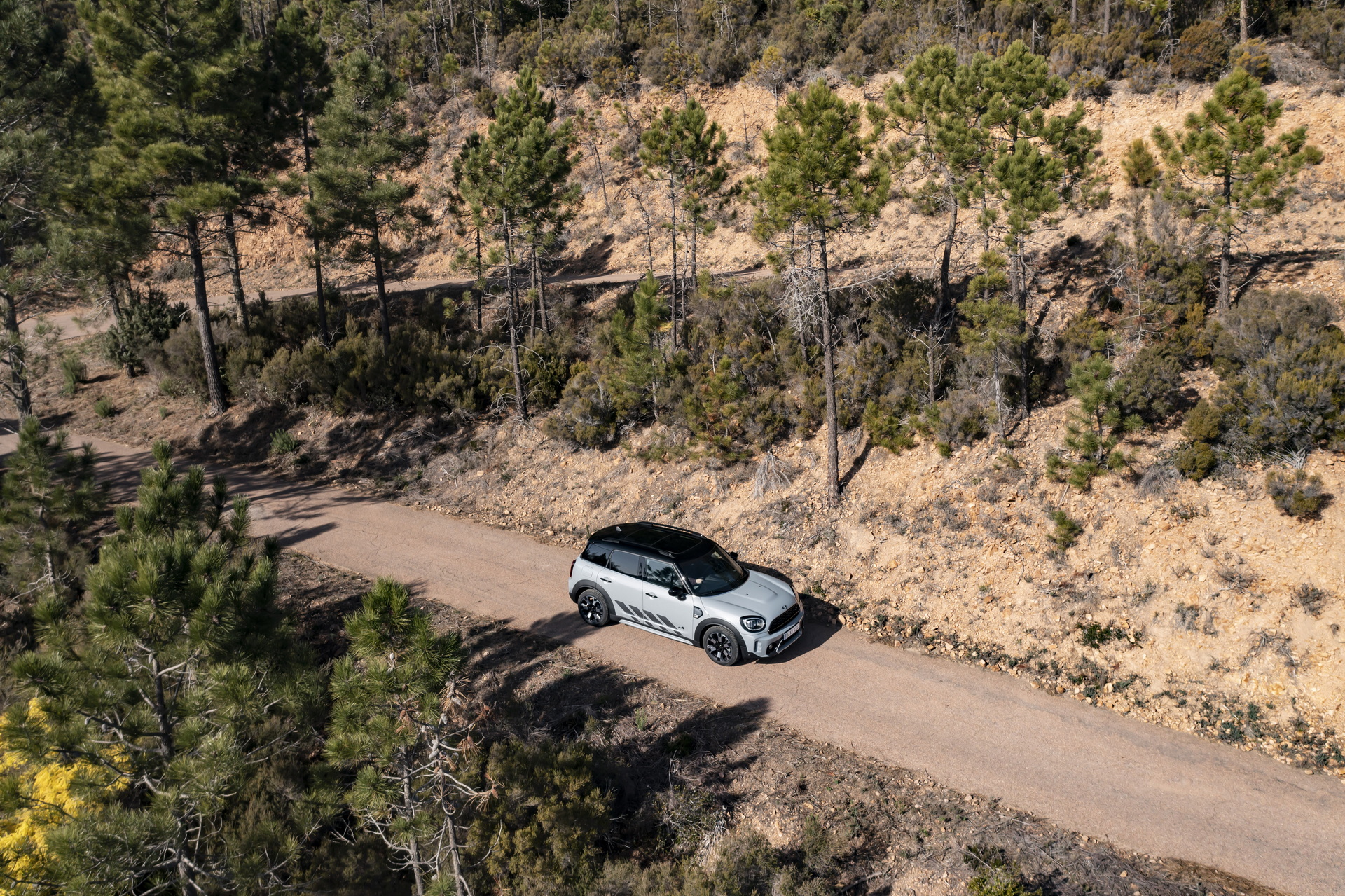 Download 2022 MINI Cooper S Countryman ALL4 Untamed Edition - Front Three-Quarter HD Wallpaper 1920x1279 #36