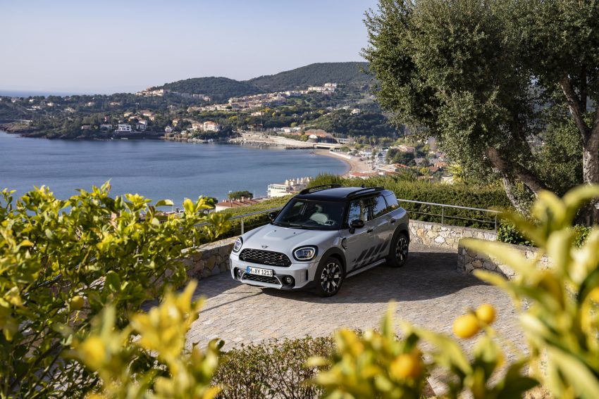 2022 MINI Cooper S Countryman ALL4 Untamed Edition - Front Three-Quarter Wallpaper 850x567 #75