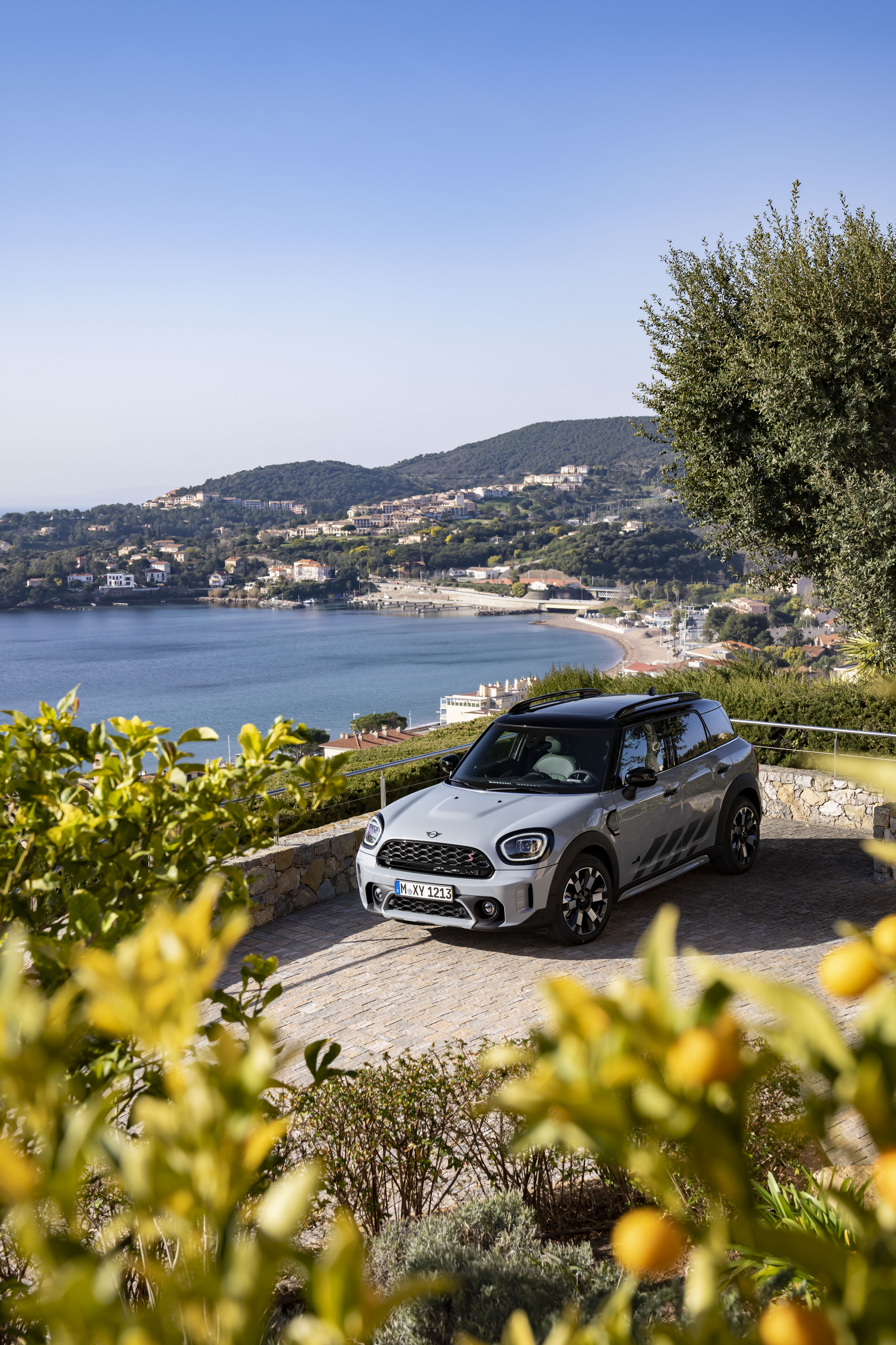 Download 2022 MINI Cooper S Countryman ALL4 Untamed Edition - Front Three-Quarter HD Phone Wallpaper 1920x2880 #76