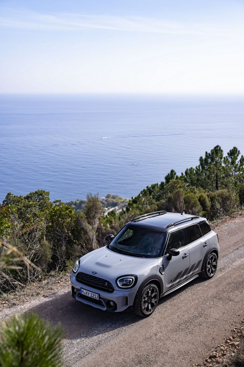 2022 MINI Cooper S Countryman ALL4 Untamed Edition - Front Three-Quarter Phone Wallpaper 850x1275 #22