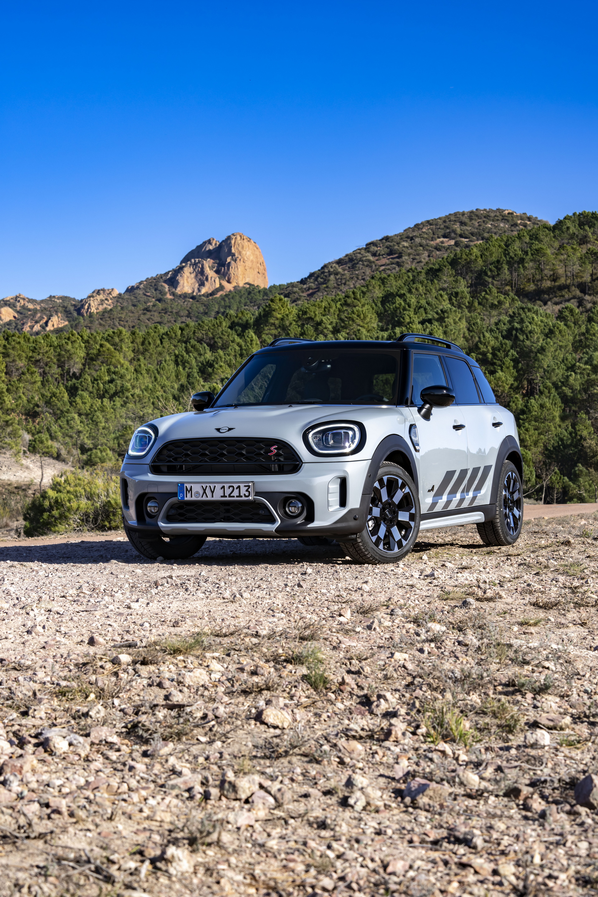 Download 2022 MINI Cooper S Countryman ALL4 Untamed Edition - Front Three-Quarter HD Phone Wallpaper 1920x2880 #4
