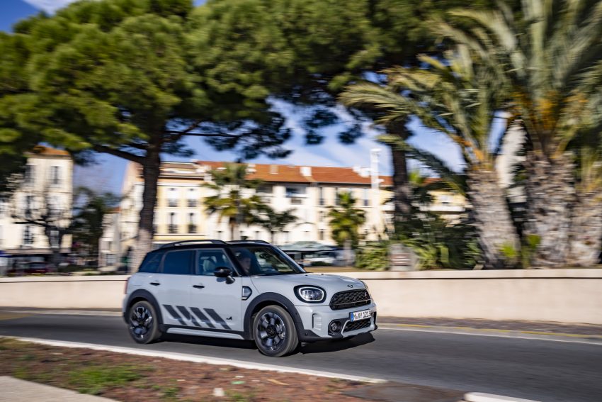 2022 MINI Cooper S Countryman ALL4 Untamed Edition - Front Three-Quarter Wallpaper 850x567 #69