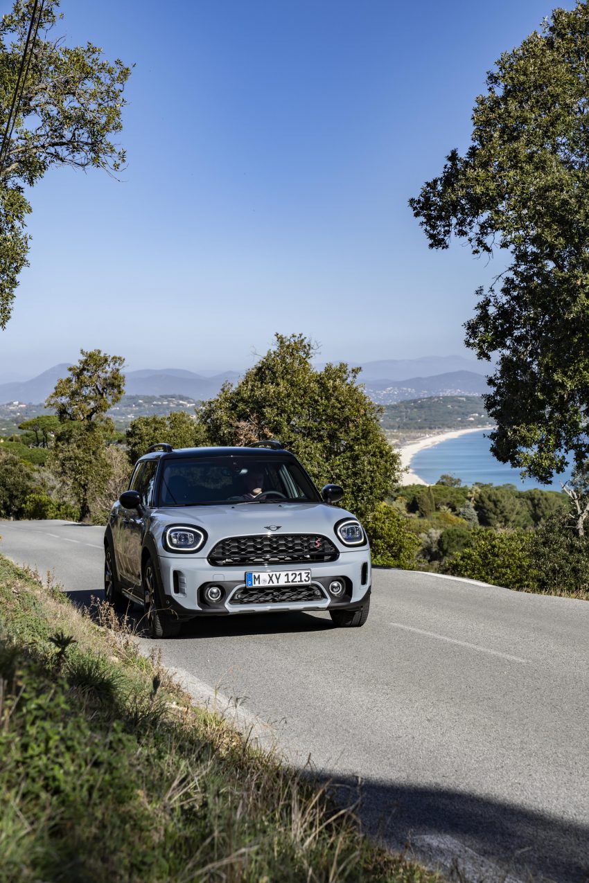 2022 MINI Cooper S Countryman ALL4 Untamed Edition - Front Phone Wallpaper 850x1275 #46