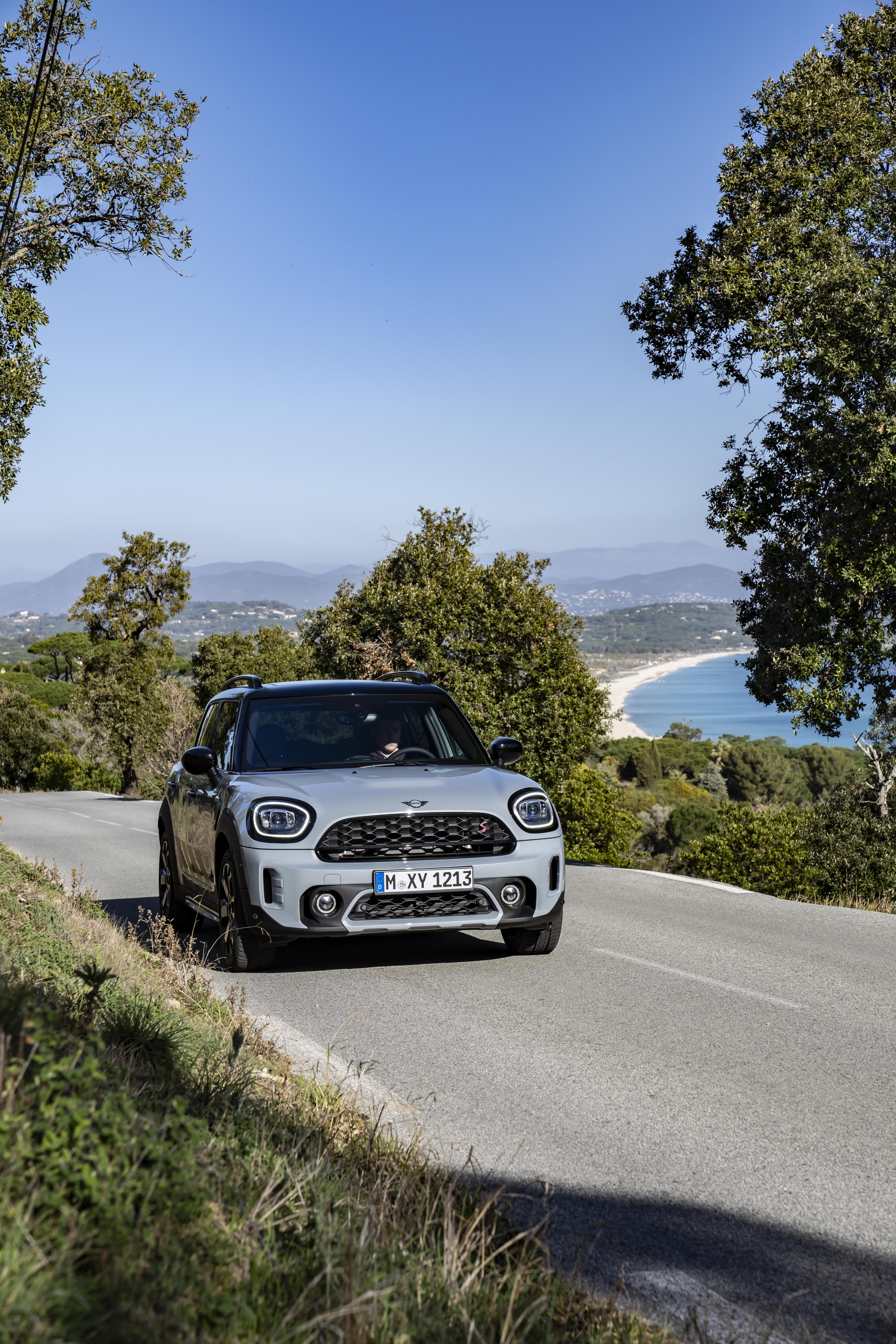 Download 2022 MINI Cooper S Countryman ALL4 Untamed Edition - Front HD Phone Wallpaper 1920x2880 #46
