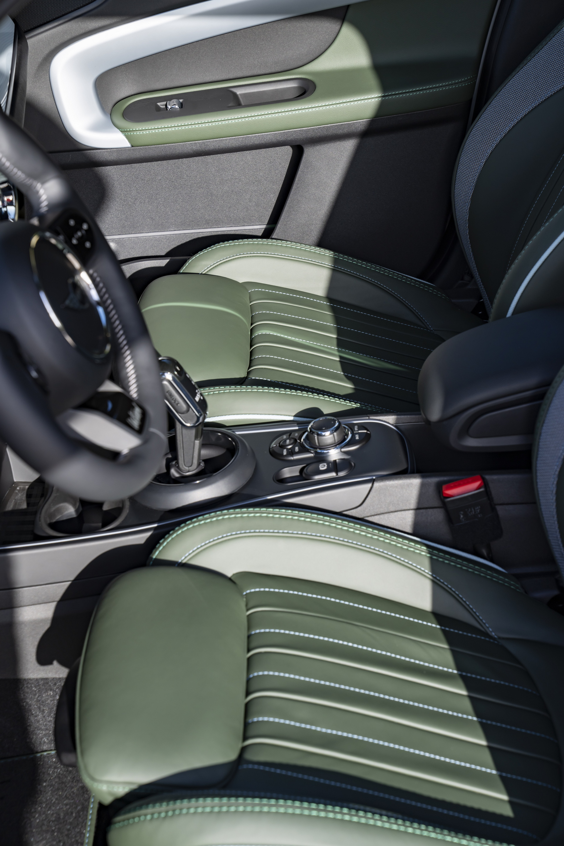 Download 2022 MINI Cooper S Countryman ALL4 Untamed Edition - Interior, Front Seats HD Phone Wallpaper 1920x2880 #130