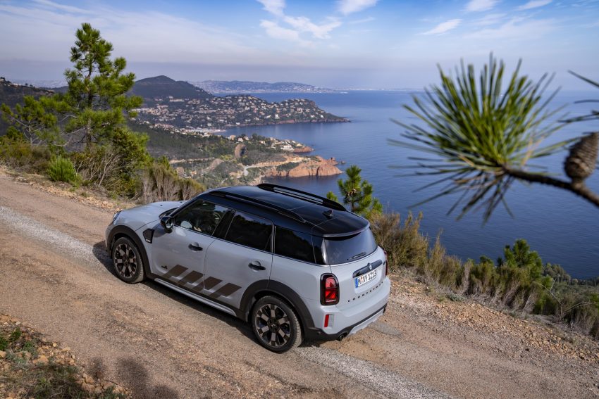 2022 MINI Cooper S Countryman ALL4 Untamed Edition - Rear Three-Quarter Wallpaper 850x567 #27