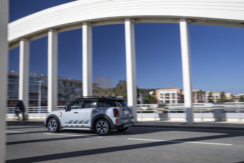 2022 MINI Cooper S Countryman ALL4 Untamed Edition - Rear Three-Quarter Wallpaper 850x567 #57