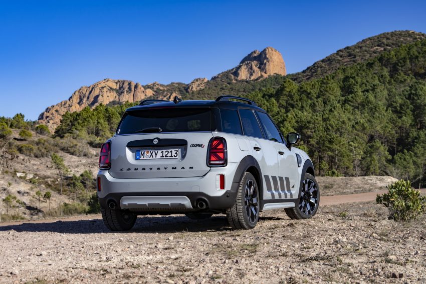 2022 MINI Cooper S Countryman ALL4 Untamed Edition - Rear Wallpaper 850x567 #5