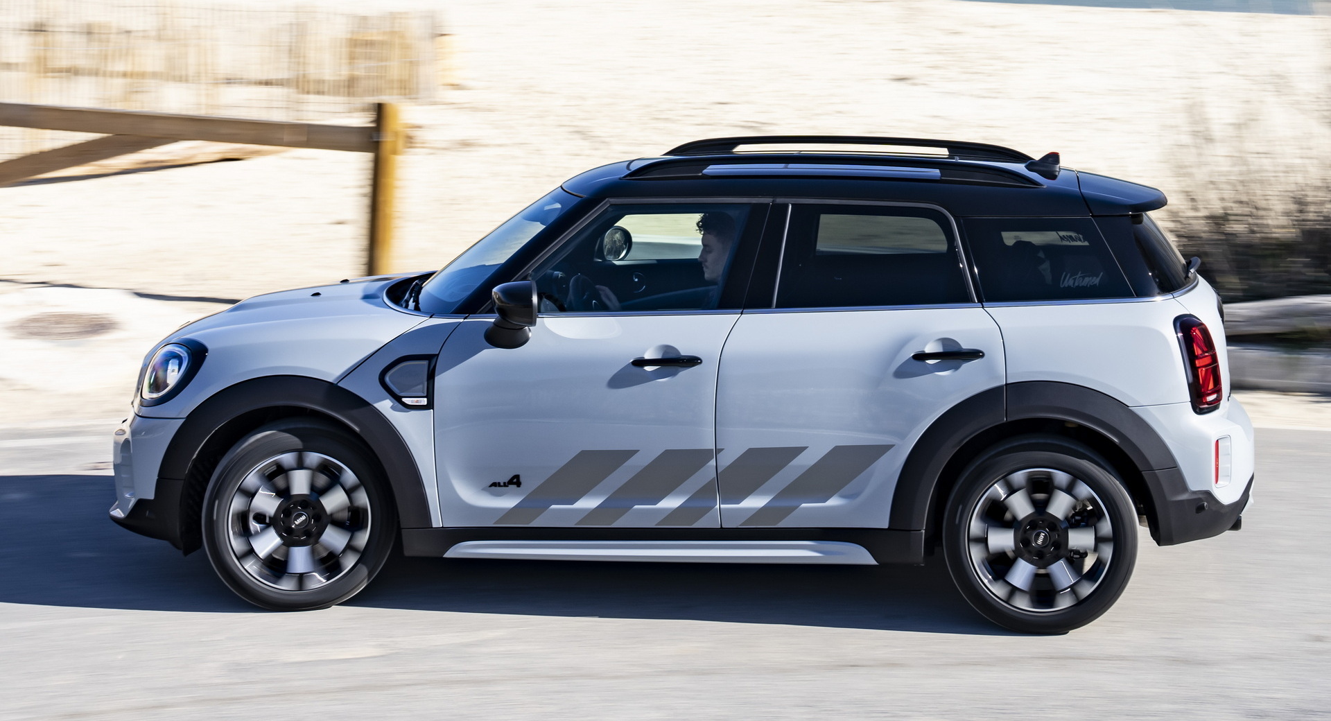 Download 2022 MINI Cooper S Countryman ALL4 Untamed Edition - Side HD Wallpaper 1920x1040 #60