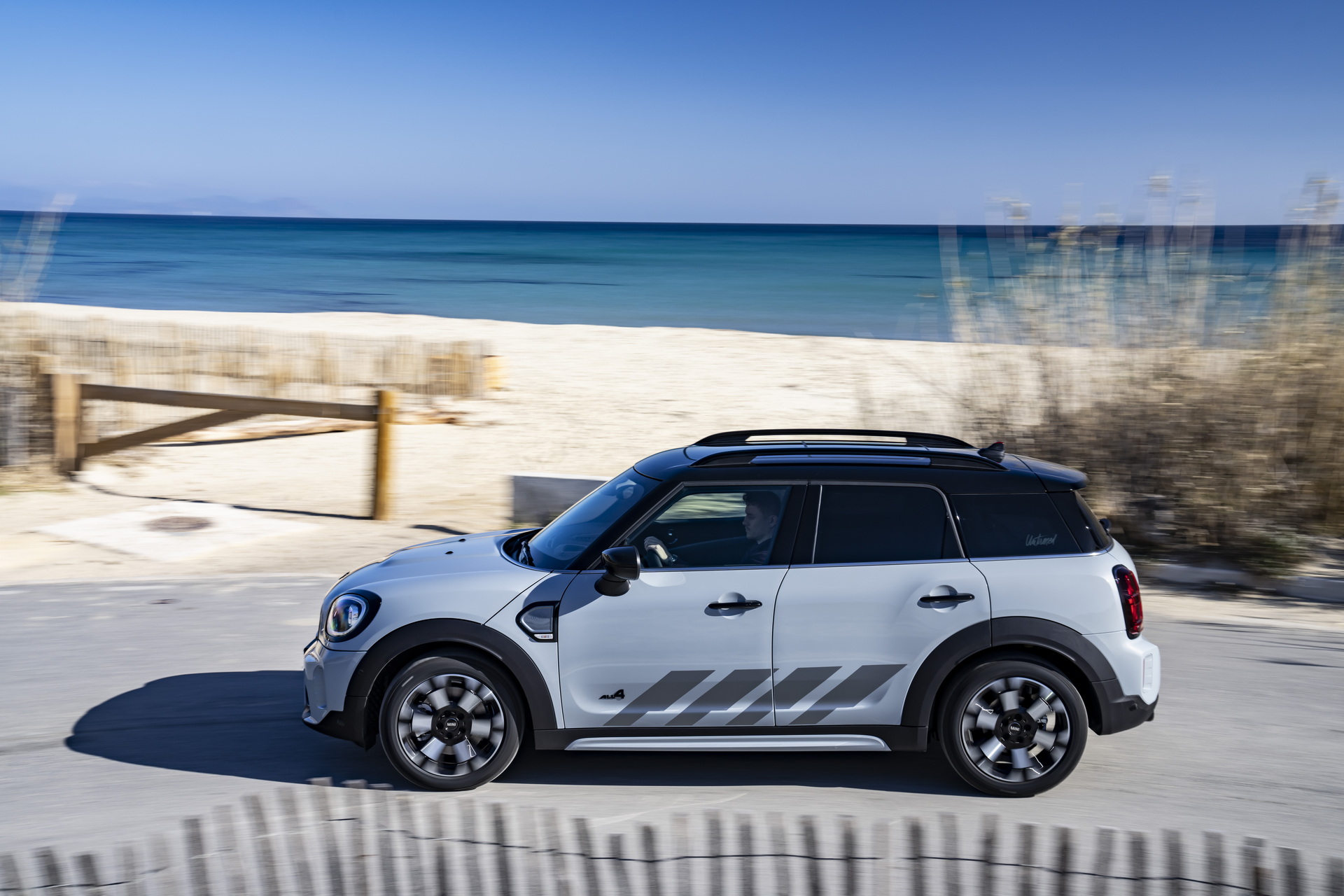 Download 2022 MINI Cooper S Countryman ALL4 Untamed Edition - Side HD Wallpaper 1920x1280 #61