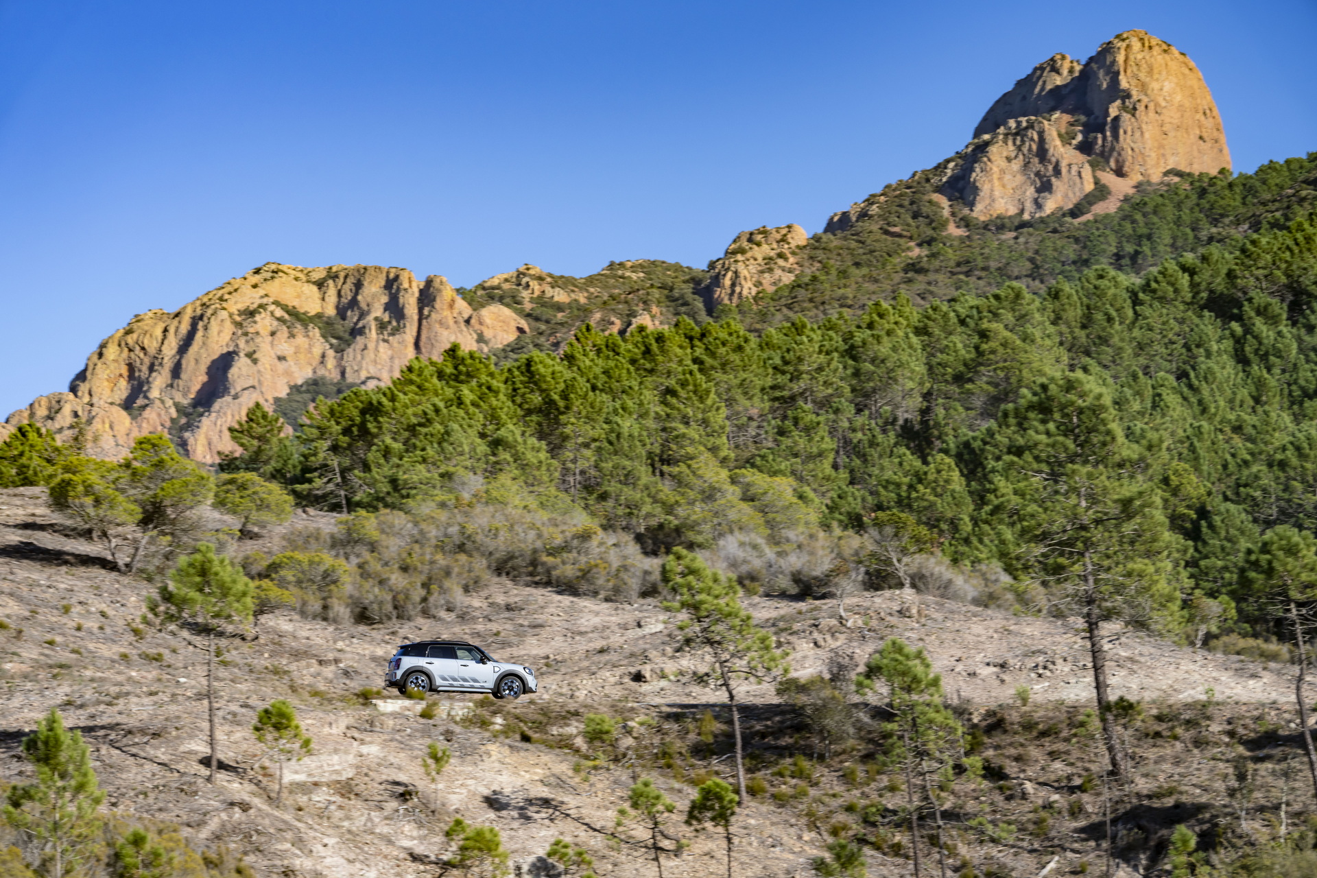 Download 2022 MINI Cooper S Countryman ALL4 Untamed Edition - Side HD Wallpaper 1920x1280 #17
