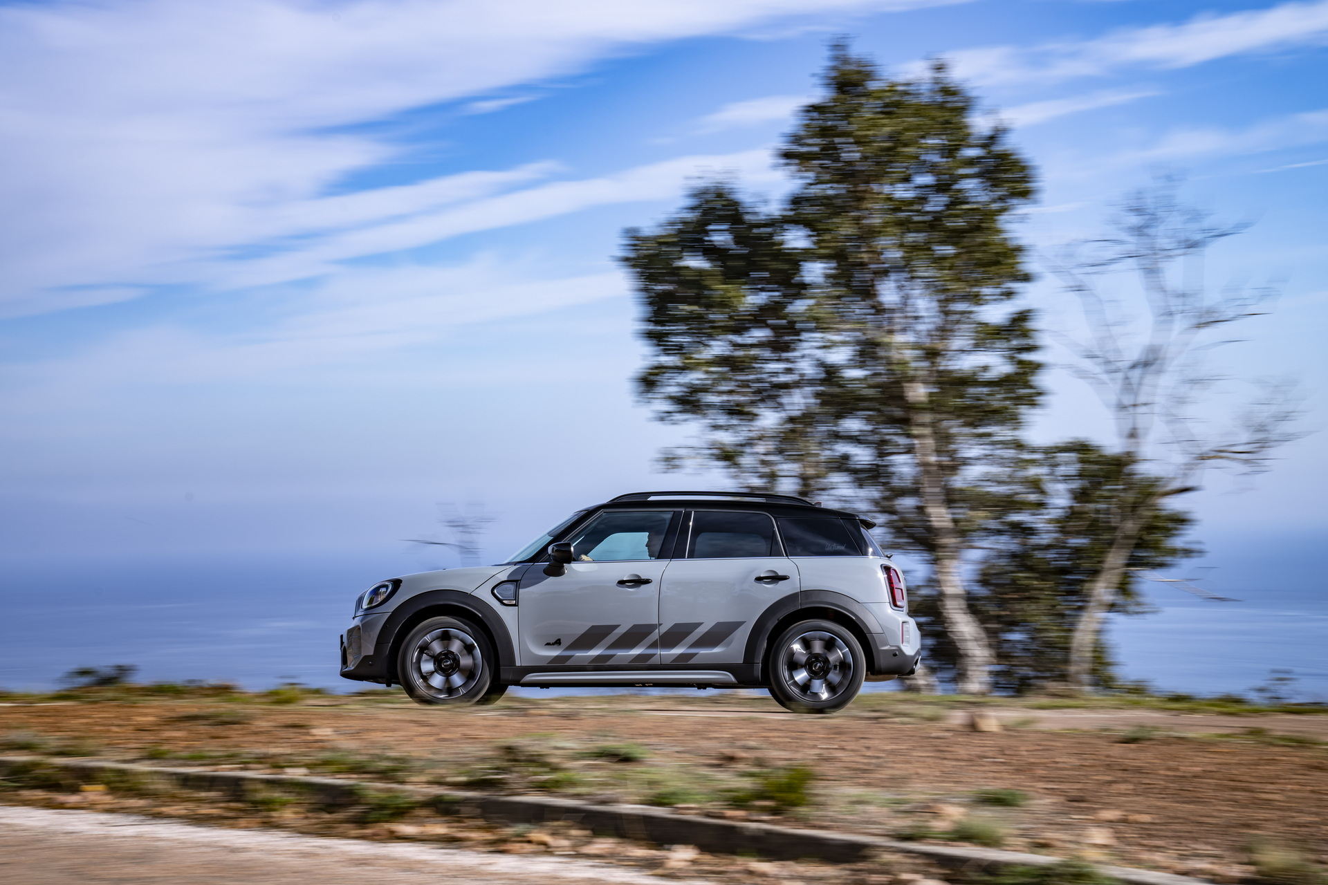 Download 2022 MINI Cooper S Countryman ALL4 Untamed Edition - Side HD Wallpaper 1920x1280 #35