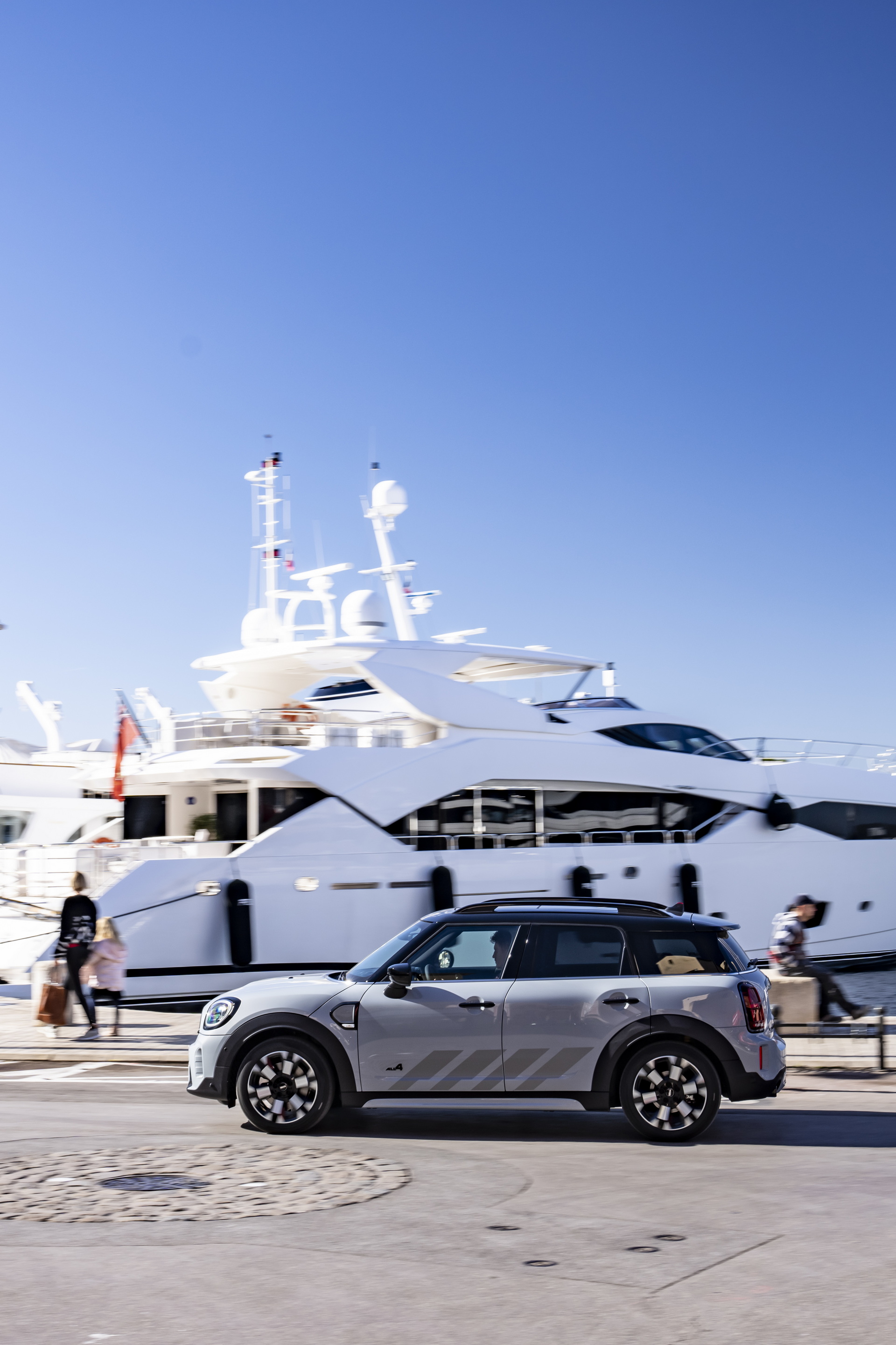 Download 2022 MINI Cooper S Countryman ALL4 Untamed Edition - Side HD Phone Wallpaper 1920x2880 #62