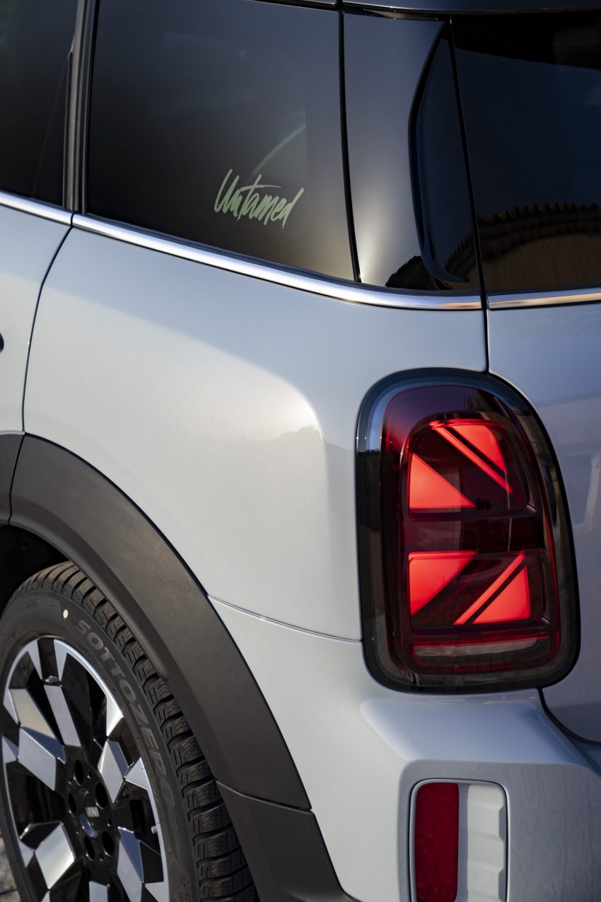 2022 MINI Cooper S Countryman ALL4 Untamed Edition - Tail Light Phone Wallpaper 850x1275 #104