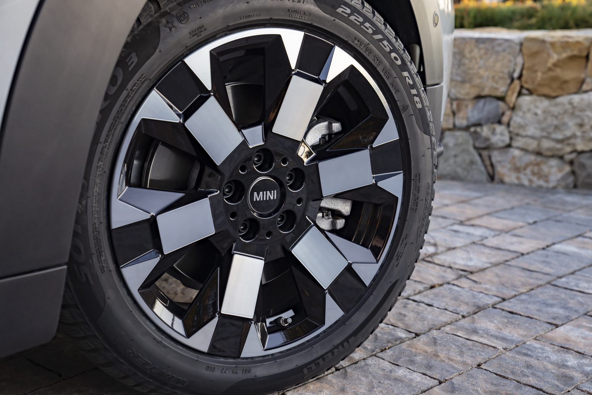 Download 2022 MINI Cooper S Countryman ALL4 Untamed Edition - Wheel HD Wallpaper 1920x1280 #90