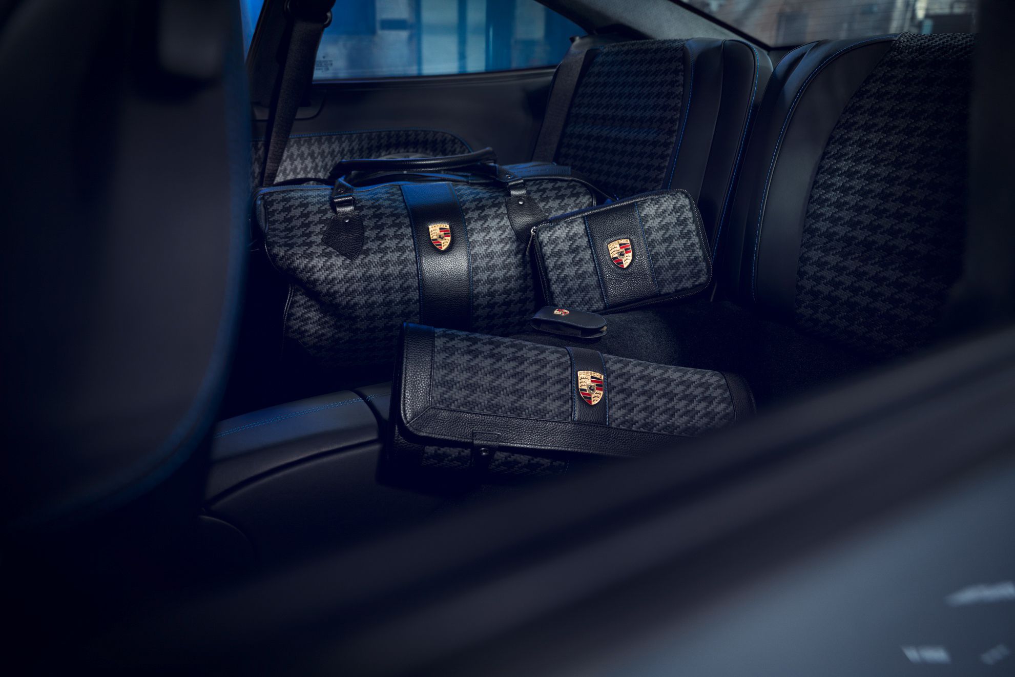 Download 2022 Porsche 911 Classic Club Coupe - Interior, Detail HD Wallpaper 1981x1321 #28