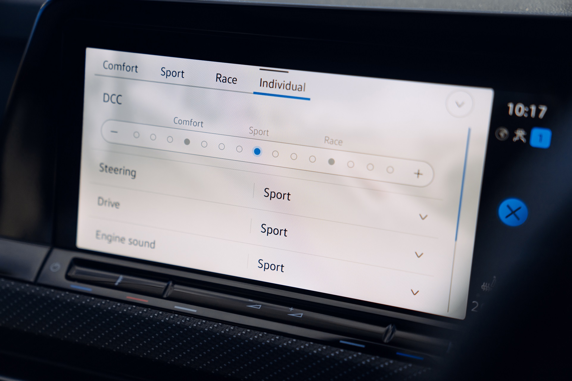 Download 2022 Volkswagen Golf R Estate - UK version - Central Console HD Wallpaper 1921x1280 #35