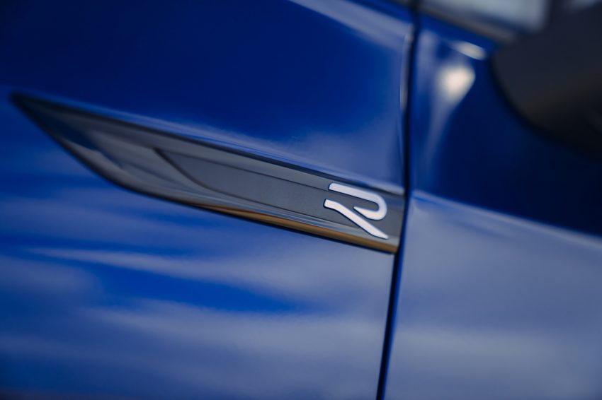 2022 Volkswagen Golf R Estate - UK version - Detail Wallpaper 850x566 #30