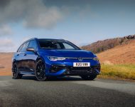 2022 Volkswagen Golf R Estate - UK version - Front Three-Quarter Wallpaper 190x150