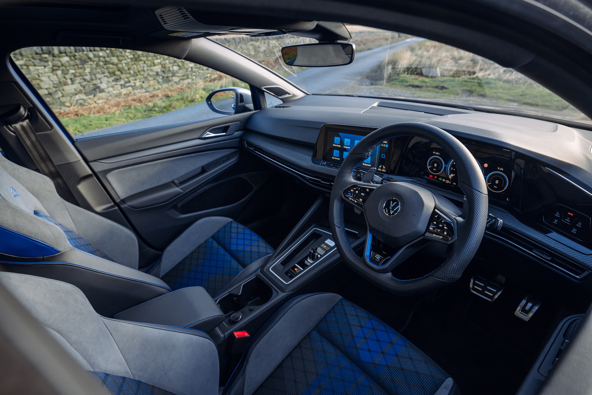 Download 2022 Volkswagen Golf R Estate - UK version - Interior HD Wallpaper 1921x1280 #39
