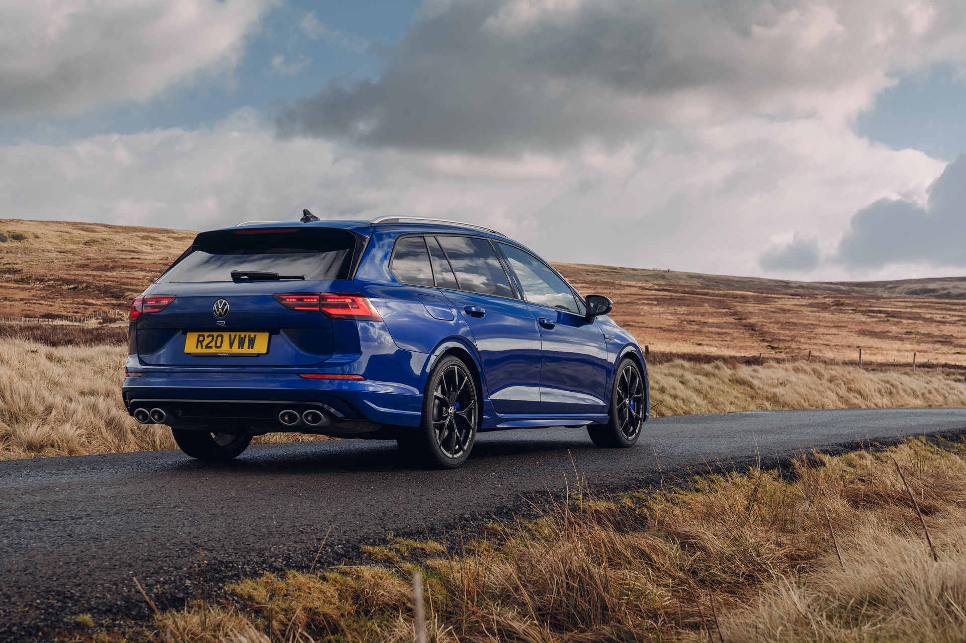 Download 2022 Volkswagen Golf R Estate - UK version - Rear Three-Quarter HD Wallpaper 1921x1280 #17