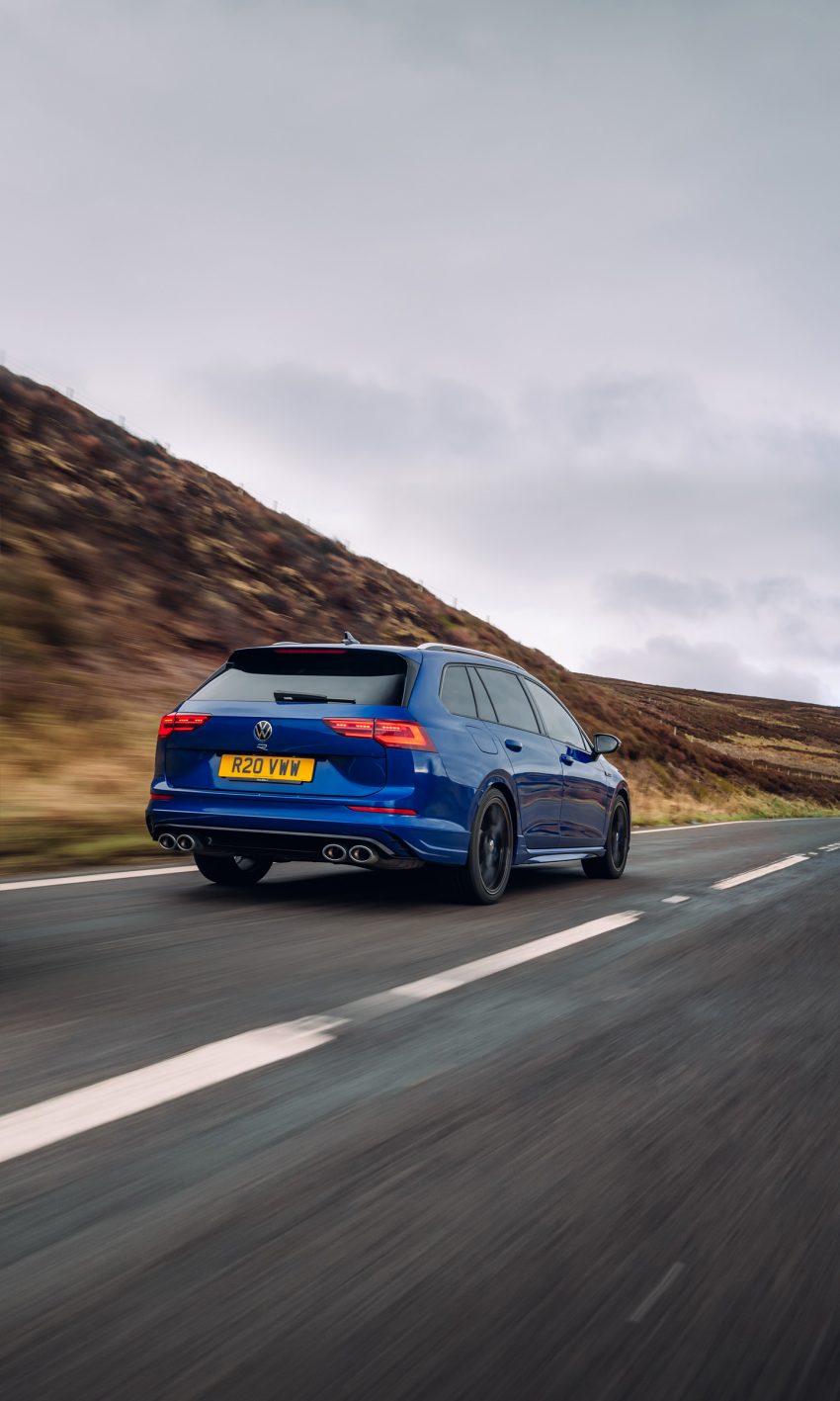 2022 Volkswagen Golf R Estate - UK version - Rear Three-Quarter Phone Wallpaper 850x1417 #10