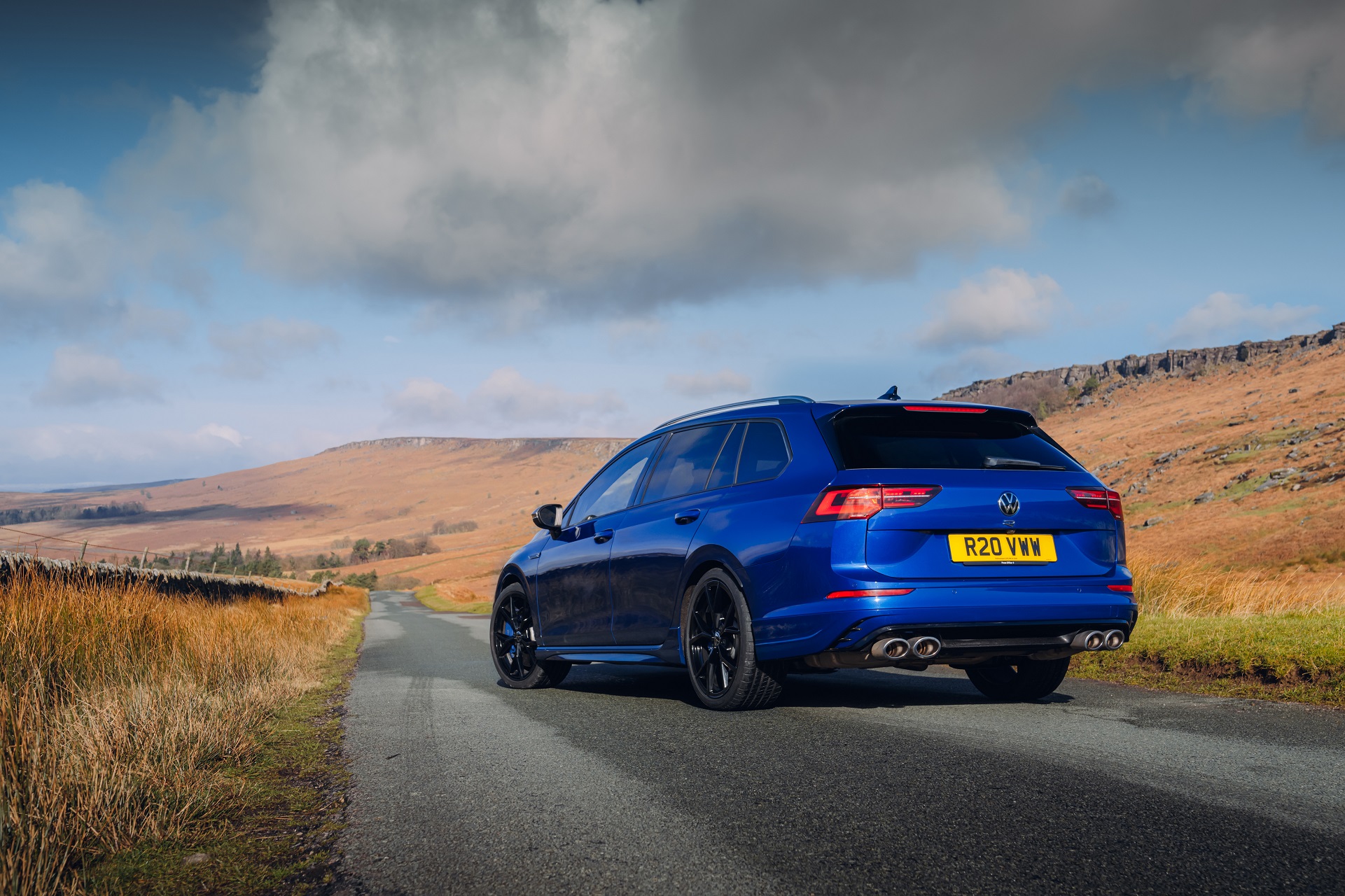 Download 2022 Volkswagen Golf R Estate - UK version - Rear Three-Quarter HD Wallpaper 1921x1280 #19