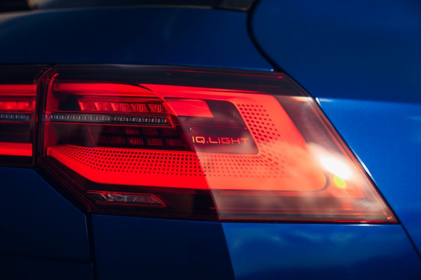 2022 Volkswagen Golf R Estate - UK version - Tail Light Wallpaper 850x566 #34