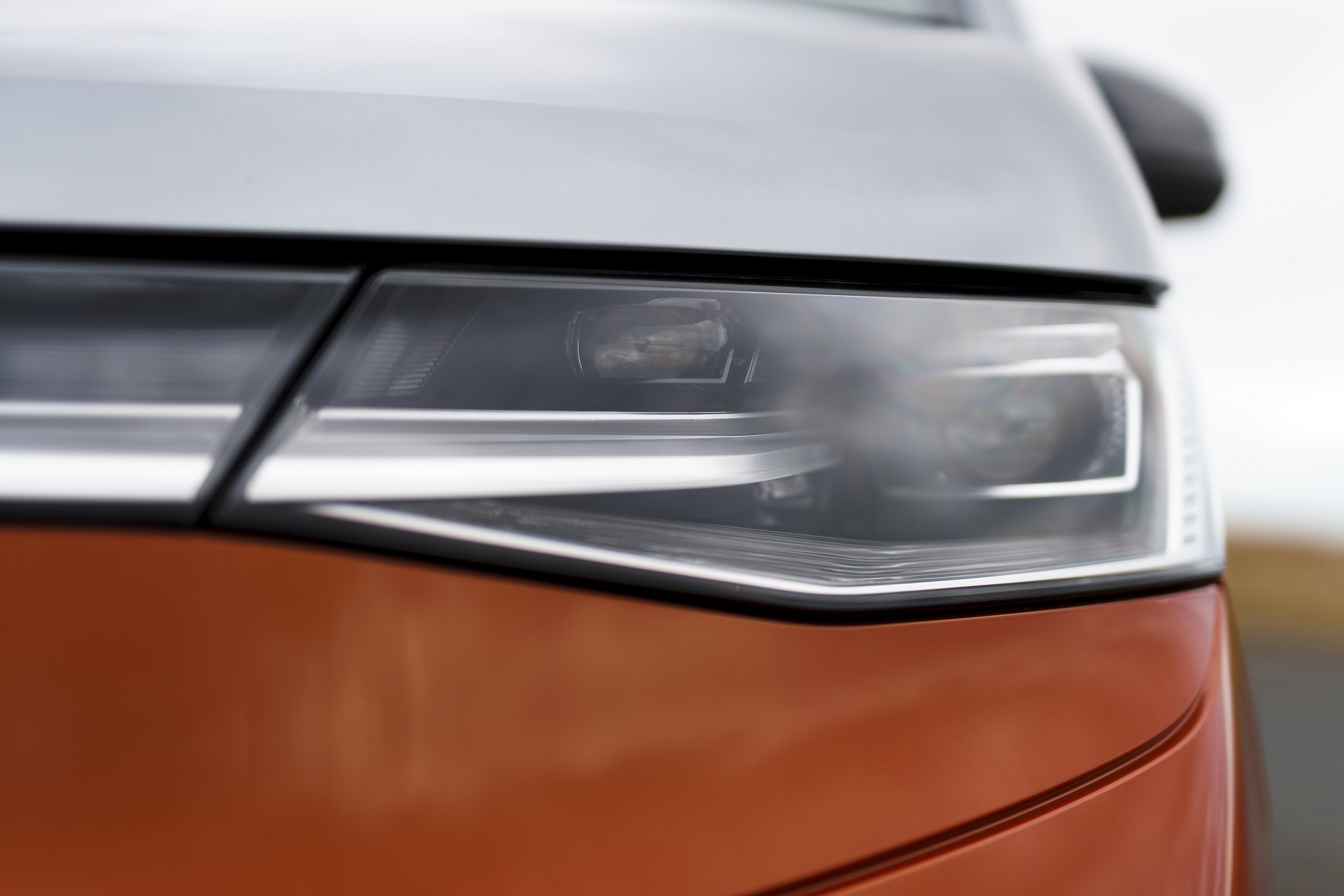 Download 2022 Volkswagen Multivan - UK version - Headlight HD Wallpaper 1921x1281 #22