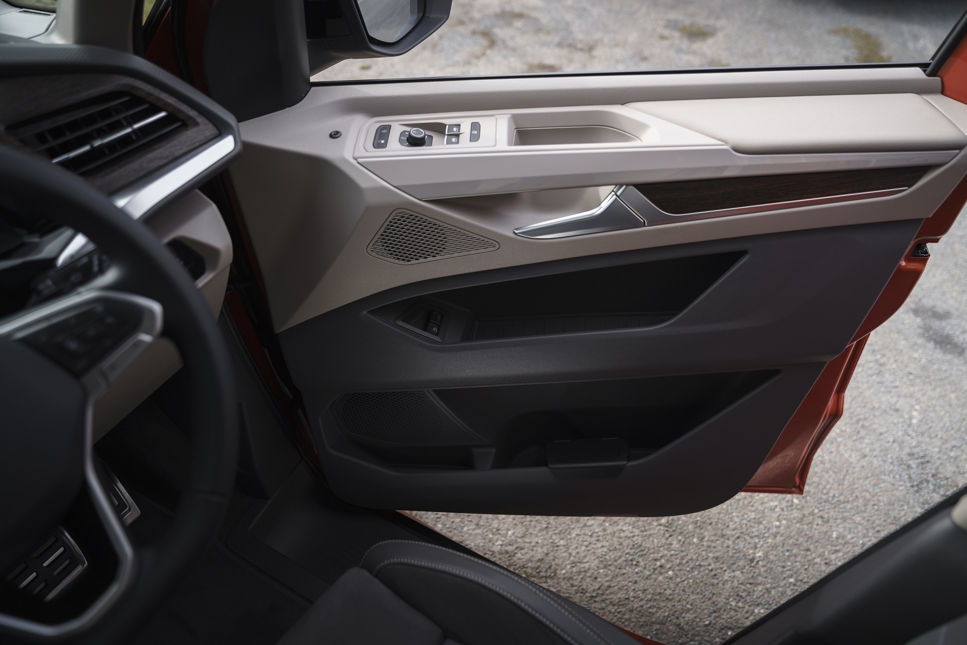 Download 2022 Volkswagen Multivan - UK version - Interior, Detail HD Wallpaper 1921x1281 #33