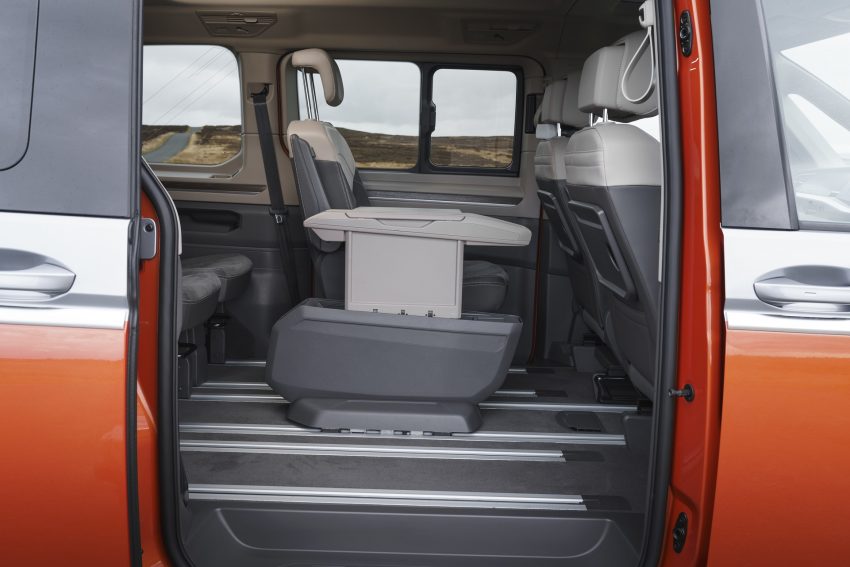 2022 Volkswagen Multivan - UK version - Interior, Rear Seats Wallpaper 850x567 #42
