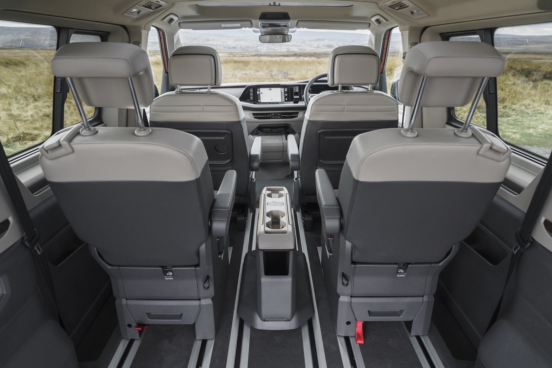 Download 2022 Volkswagen Multivan - UK version - Interior HD Wallpaper 1921x1281 #40