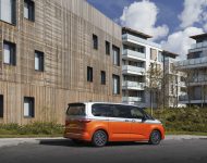 2022 Volkswagen Multivan - UK version - Rear Three-Quarter Wallpaper 190x150