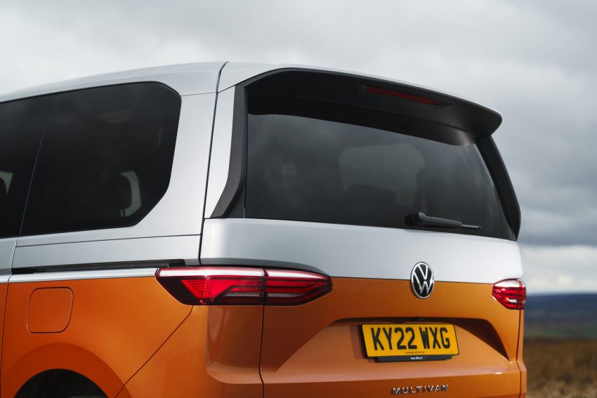 2022 Volkswagen Multivan - UK version - Rear Wallpaper 850x567 #27