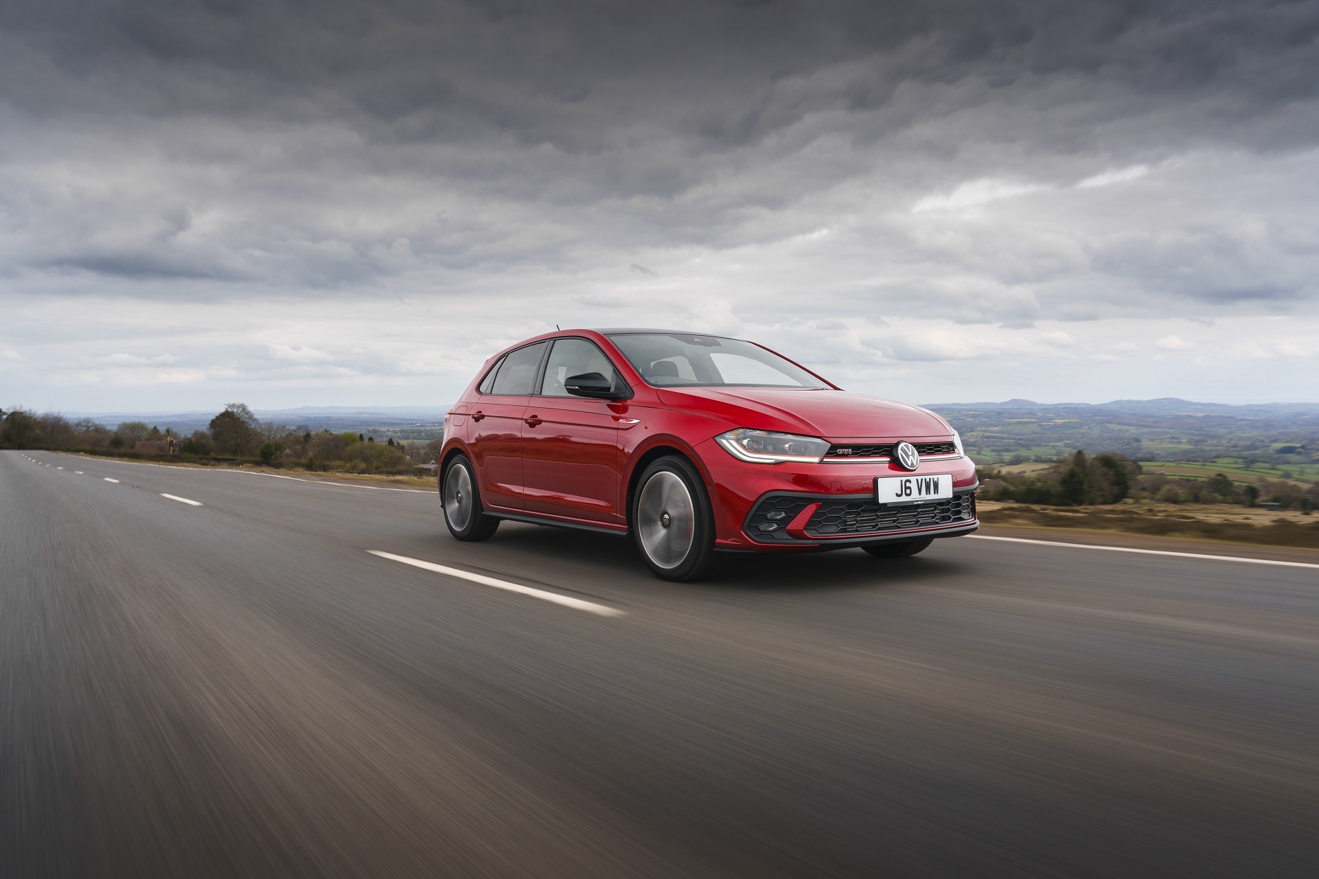 Download 2022 Volkswagen Polo GTI - UK version - Front Three-Quarter HD Wallpaper 1921x1280 #3