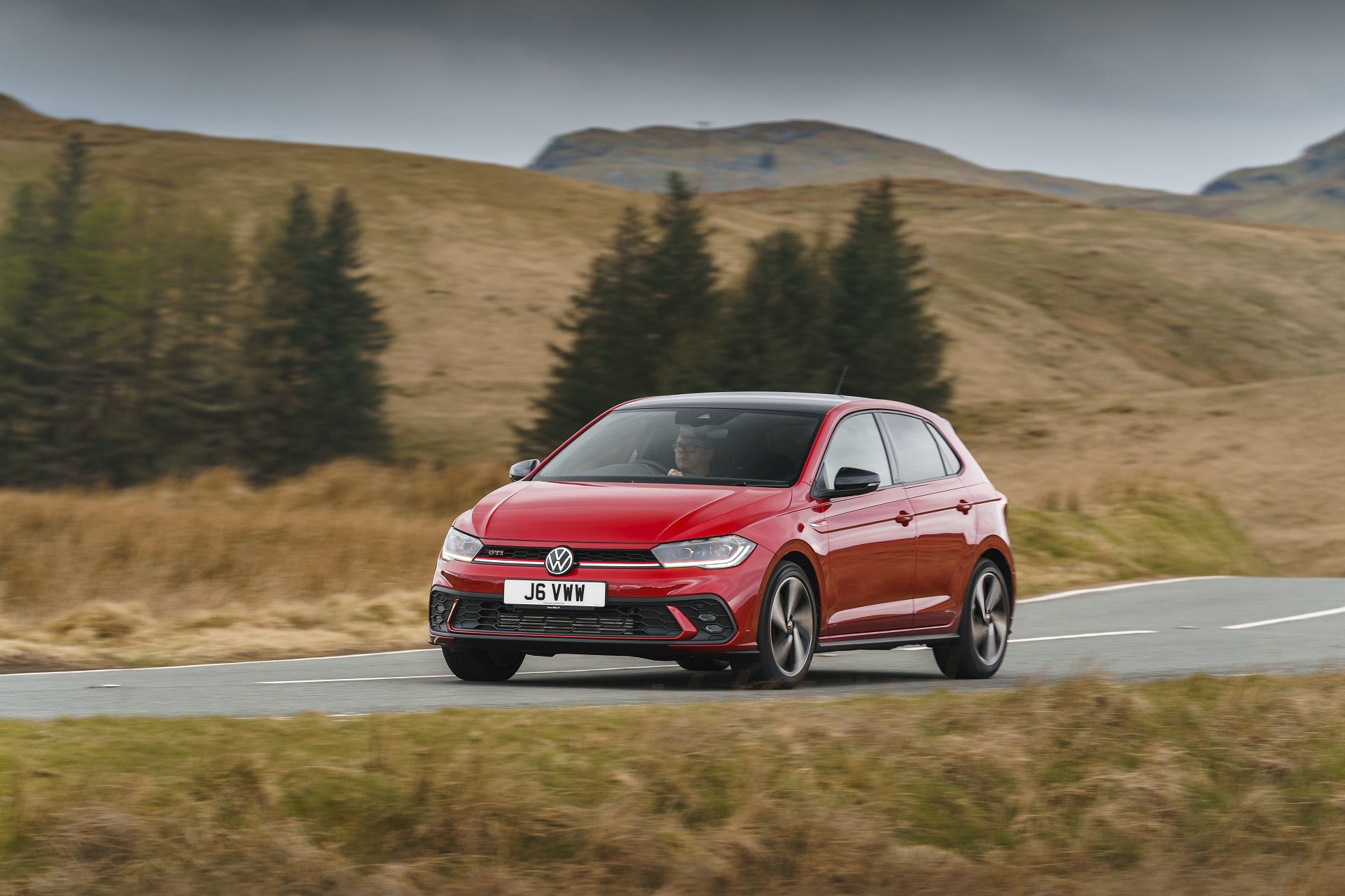 Download 2022 Volkswagen Polo GTI - UK version - Front Three-Quarter HD Wallpaper 1921x1280 #5