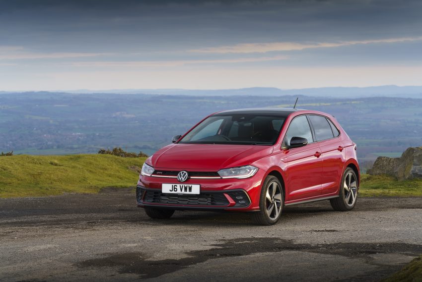 2022 Volkswagen Polo GTI - UK version - Front Three-Quarter Wallpaper 850x567 #10