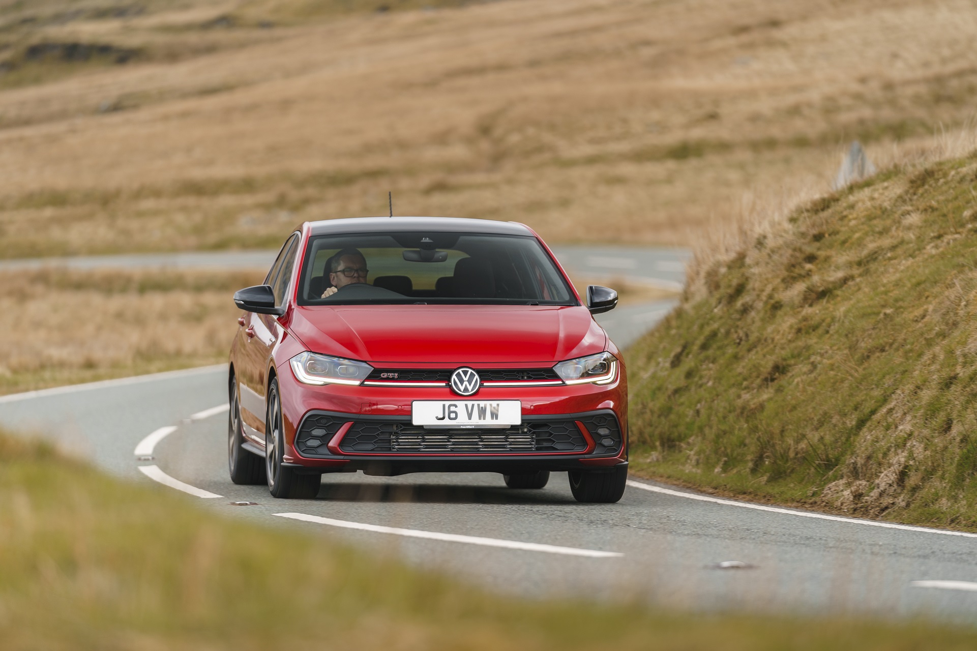 Download 2022 Volkswagen Polo GTI - UK version - Front HD Wallpaper 1921x1280 #7