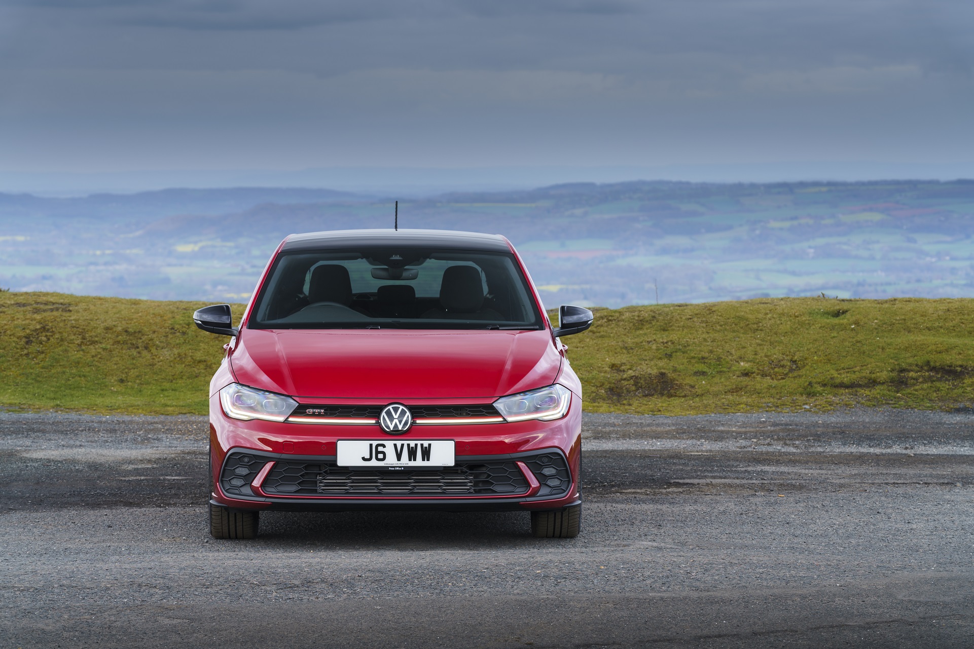 Download 2022 Volkswagen Polo GTI - UK version - Front HD Wallpaper 1921x1281 #11