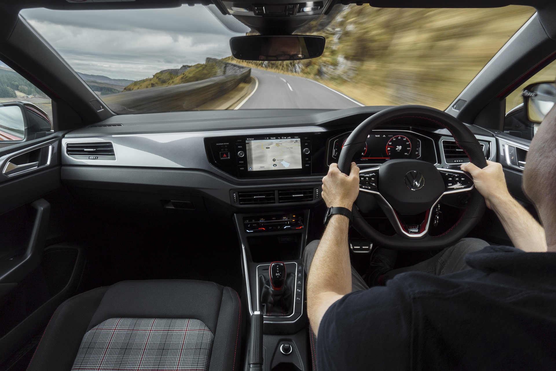 Download 2022 Volkswagen Polo GTI - UK version - Interior, Cockpit HD Wallpaper 1921x1280 #20