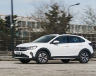 2022 Volkswagen Taigo Life - UK version - Front Three-Quarter Wallpaper 190x150