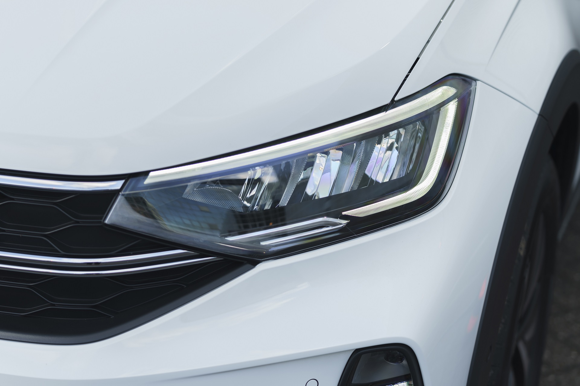 Download 2022 Volkswagen Taigo Life - UK version - Headlight HD Wallpaper 1921x1281 #16