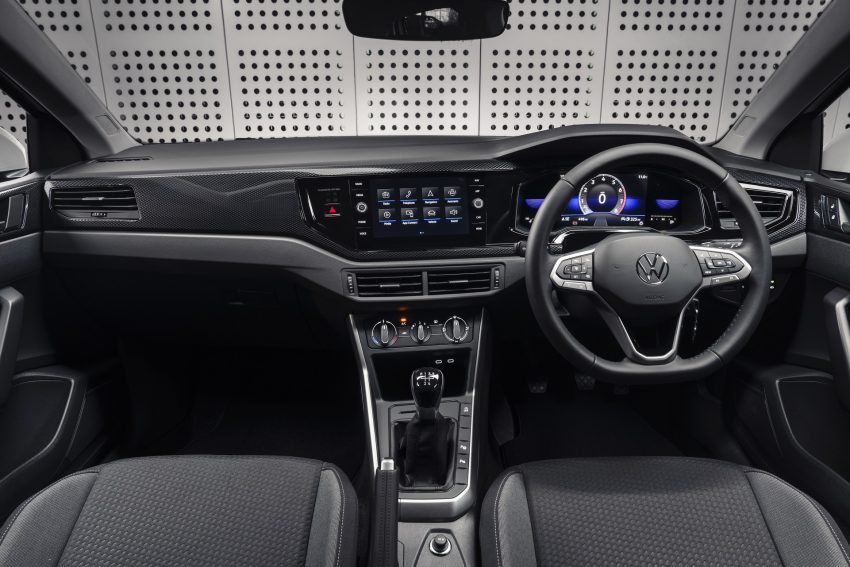 2022 Volkswagen Taigo Life - UK version - Interior, Cockpit Wallpaper 850x567 #19