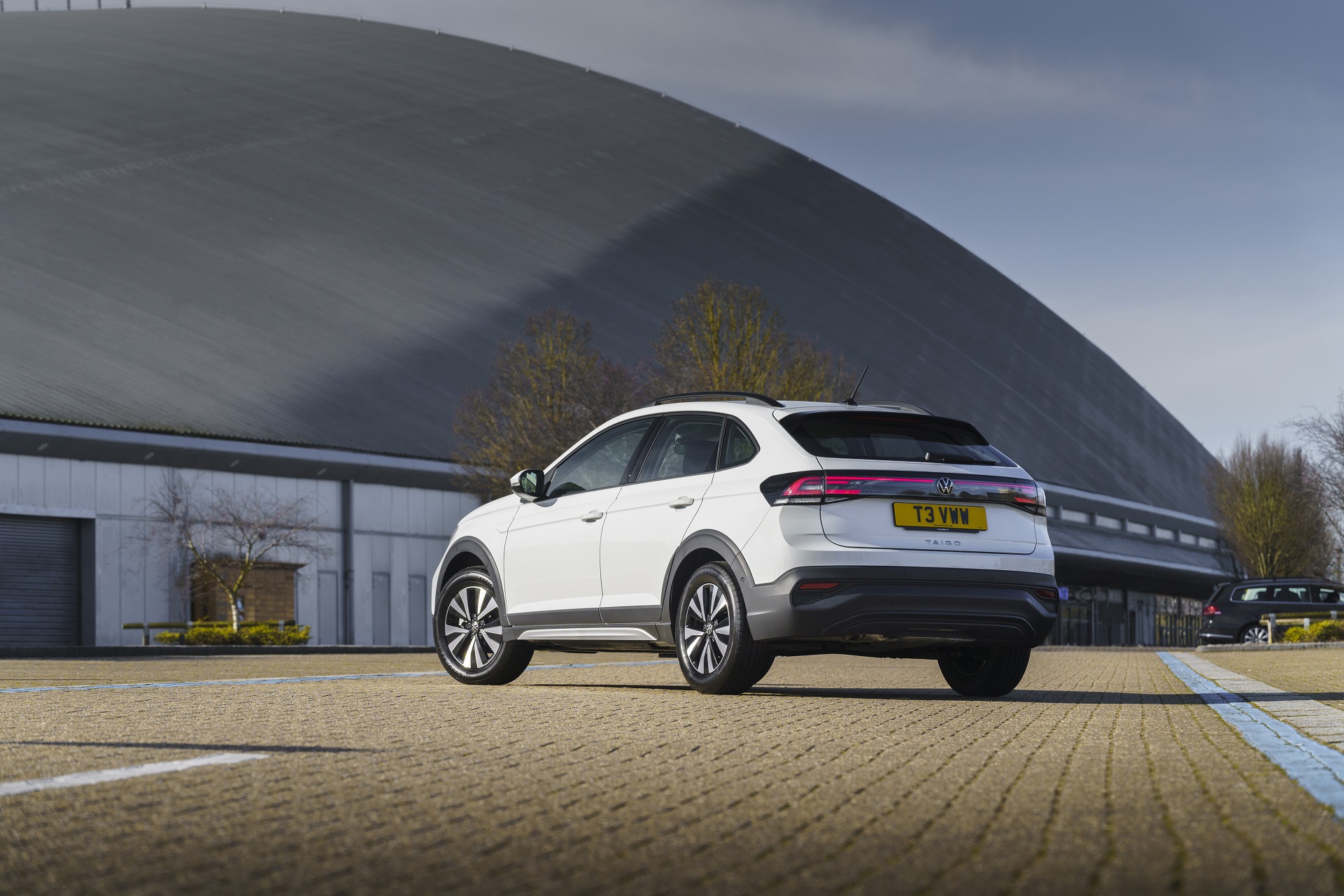 Download 2022 Volkswagen Taigo Life - UK version - Rear Three-Quarter HD Wallpaper 1921x1281 #2