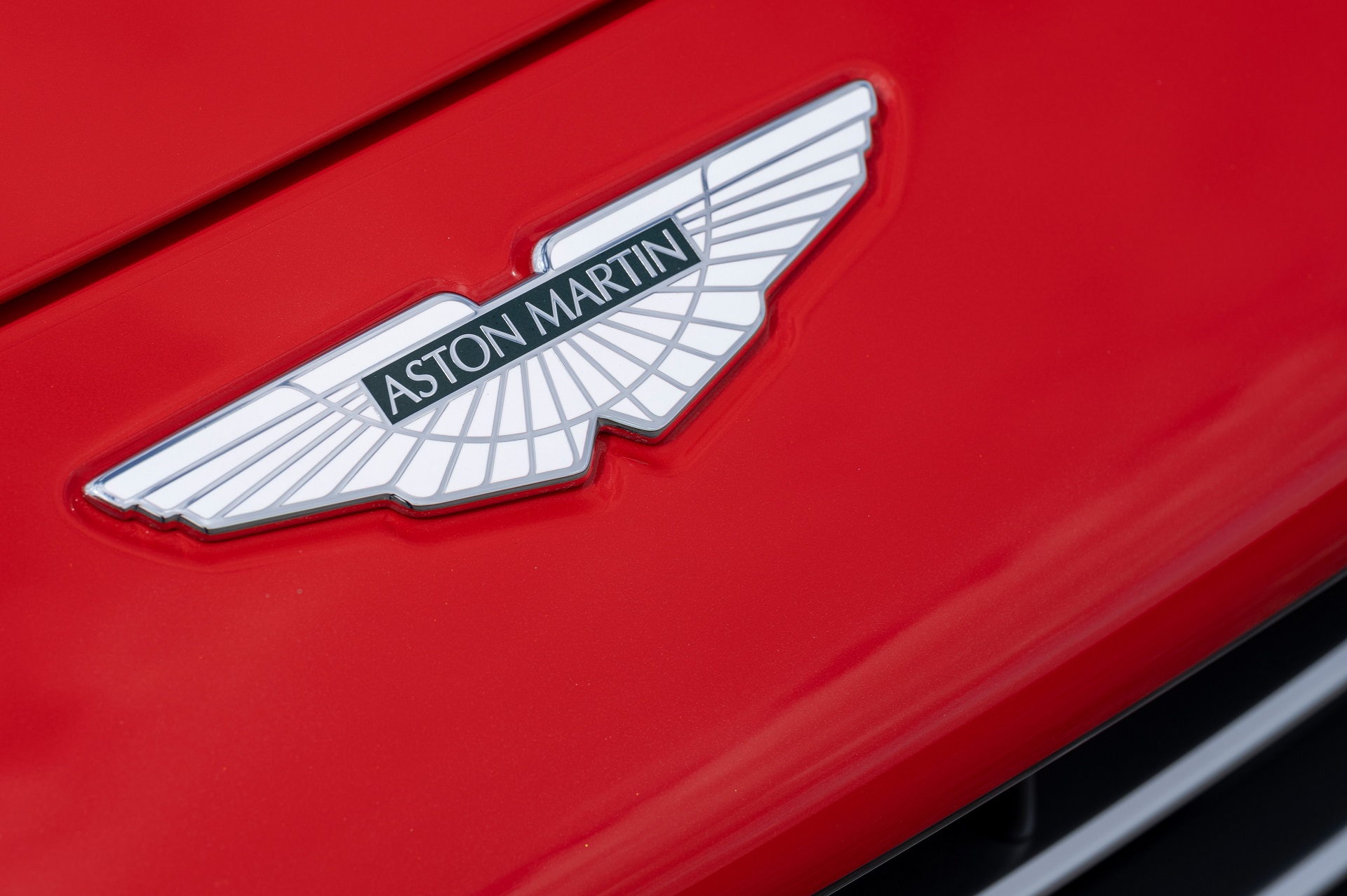 Download 2023 Aston Martin V12 Vantage - Badge HD Wallpaper 1920x1279 #24